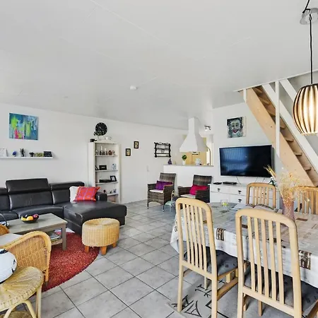 Two-bedroom In Hvide Sande