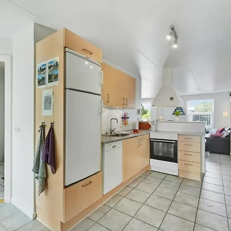 Two-bedroom In Hvide Sande * Bjerregård