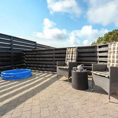 Two-bedroom In Hvide Sande *