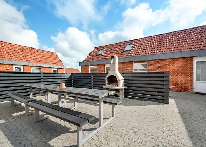 Two-bedroom In Hvide Sande * Bjerregård