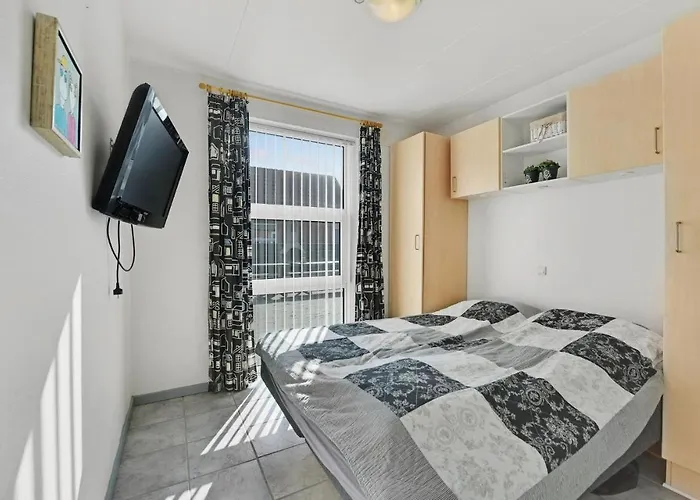 Two-bedroom In Hvide Sande