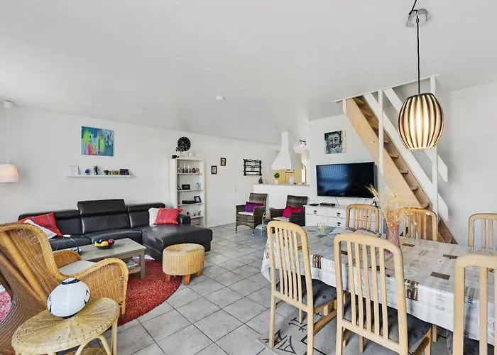 Two-bedroom In Hvide Sande