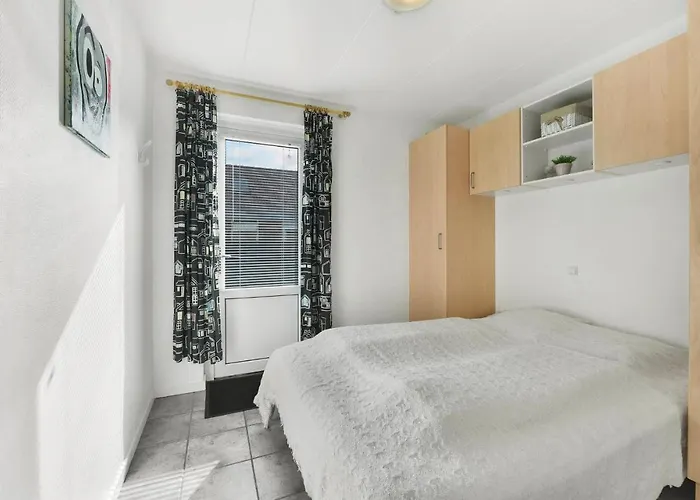 Two-bedroom In Hvide Sande شقة *