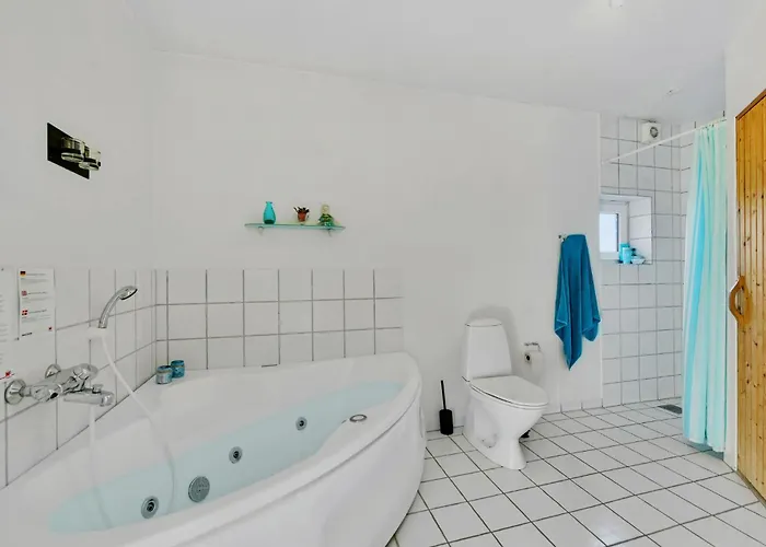 Two-bedroom In Hvide Sande شقة *
