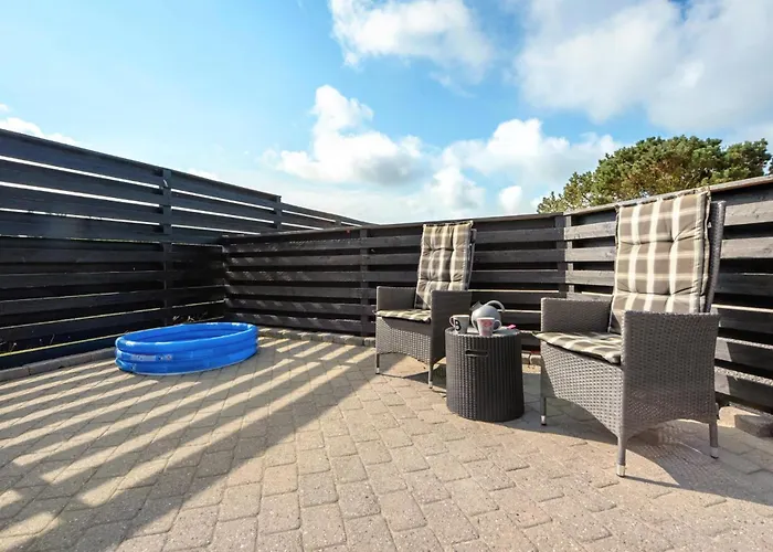 Two-bedroom In Hvide Sande *